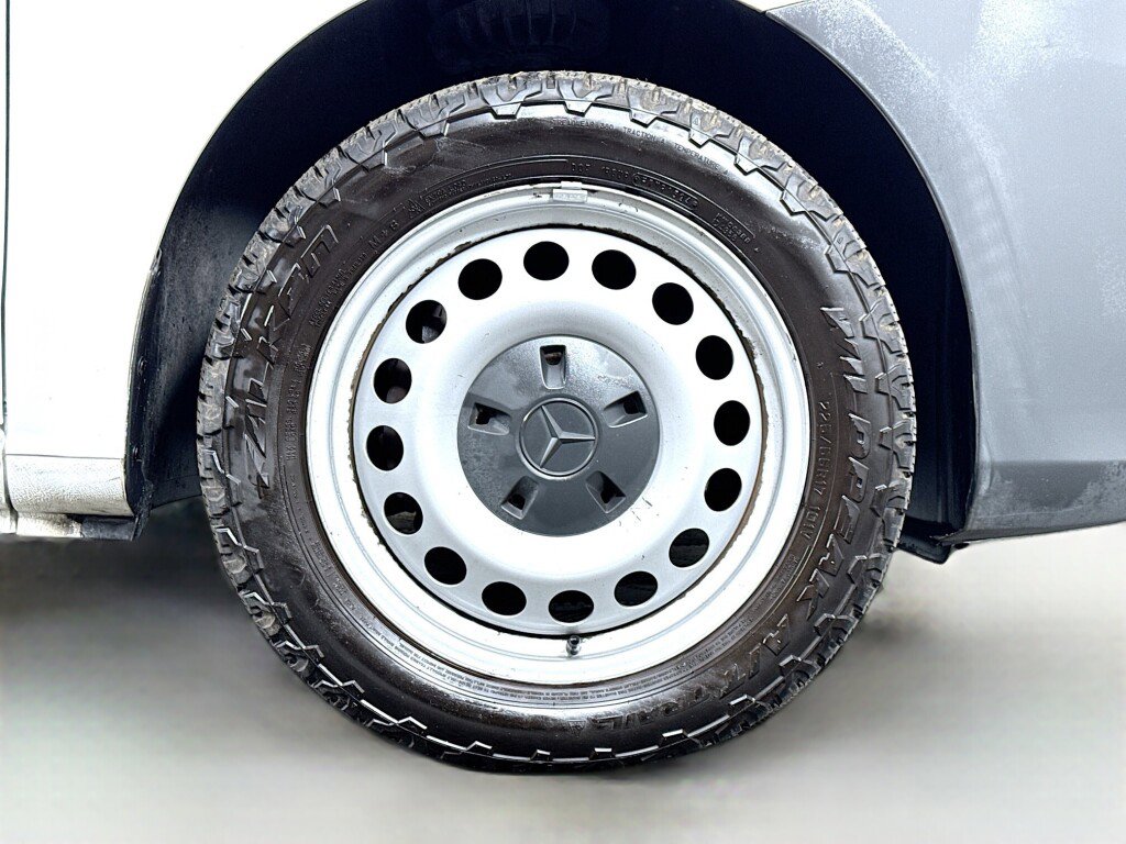 Used 2018 Mercedes-Benz Metris image 32