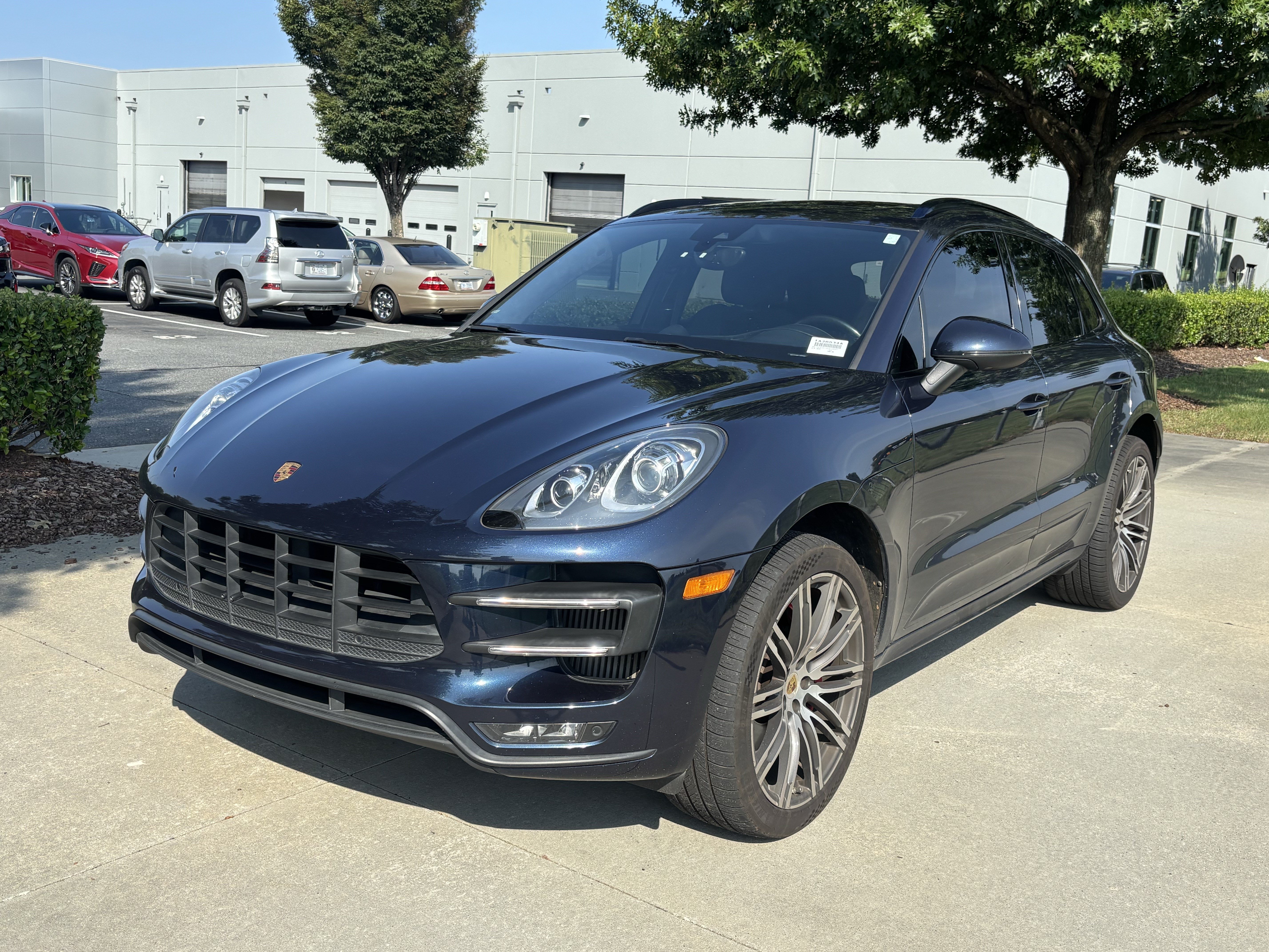 Used 2018 Porsche Macan Turbo AWD/4WD image 17