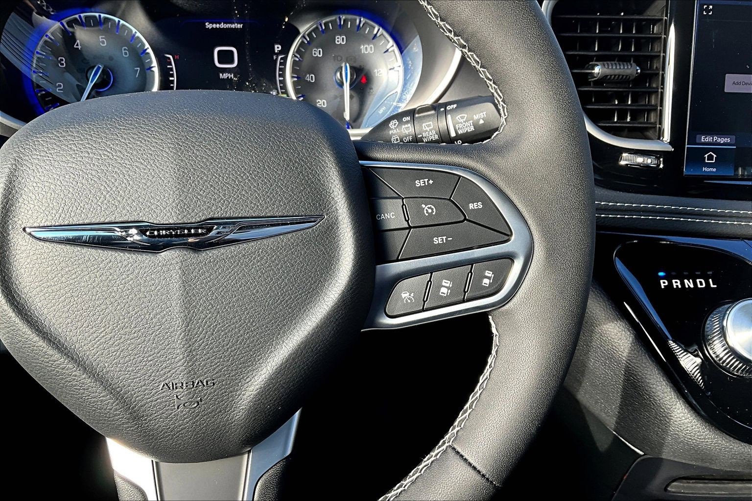 New 2026 Chrysler Pacifica Select image 19