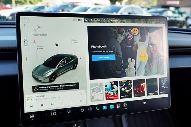 Used 2025 Tesla Model 3 Performance AWD/4WD image 42