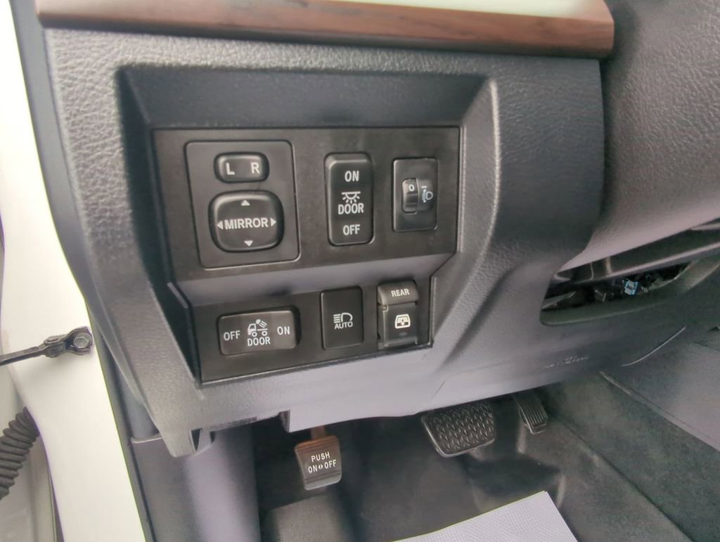 Used 2018 Toyota Tundra Limited w/ Limited Premium Package AWD/4WD image 14