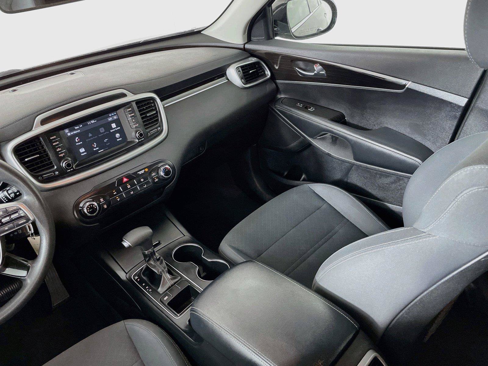 Used 2019 Kia Sorento L FWD image 25