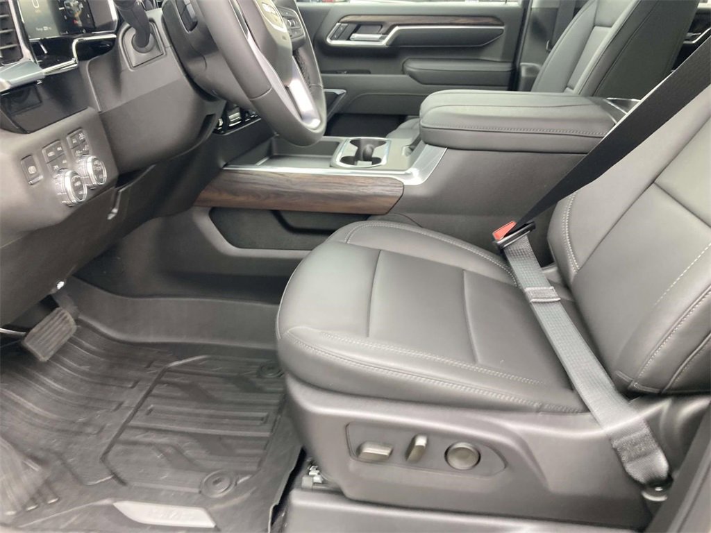 New 2026 GMC Sierra 2500 SLT w/ SLT Convenience Package image 16