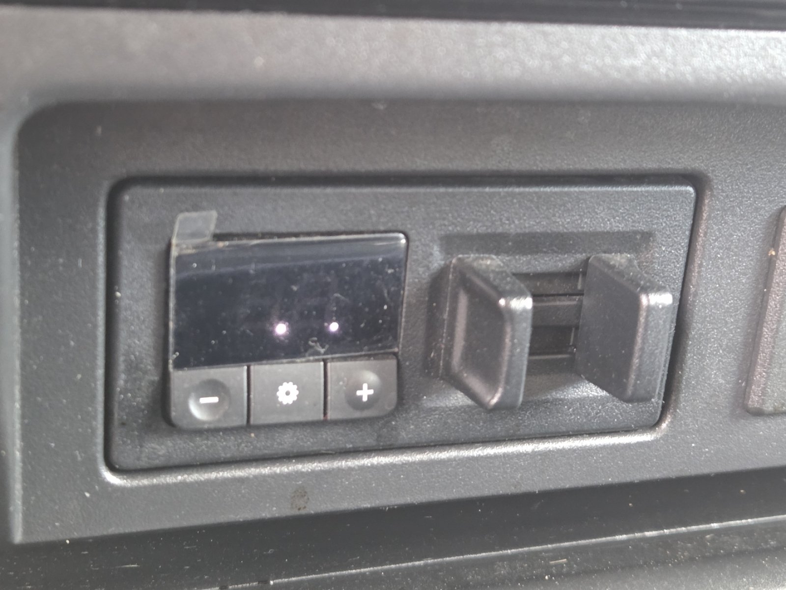 Used 2017 Nissan Titan Platinum Reserve AWD/4WD image 6