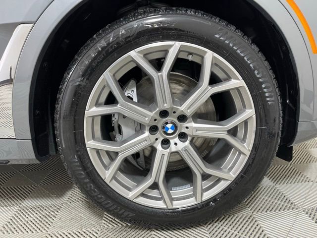 Used 2025 BMW X7 xDrive40i w/ Premium Package image 26
