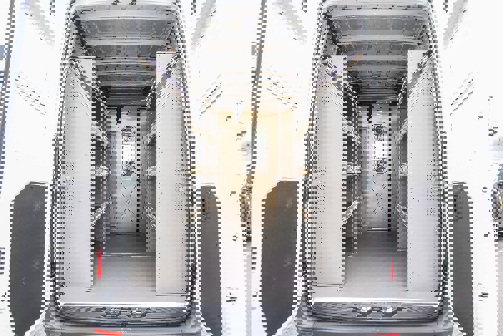 Used 2025 Mercedes-Benz Sprinter 2500 image 24