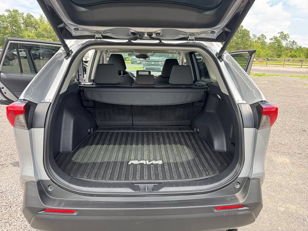 Used 2025 Toyota RAV4 XLE w/ Convenience Package FWD image 34