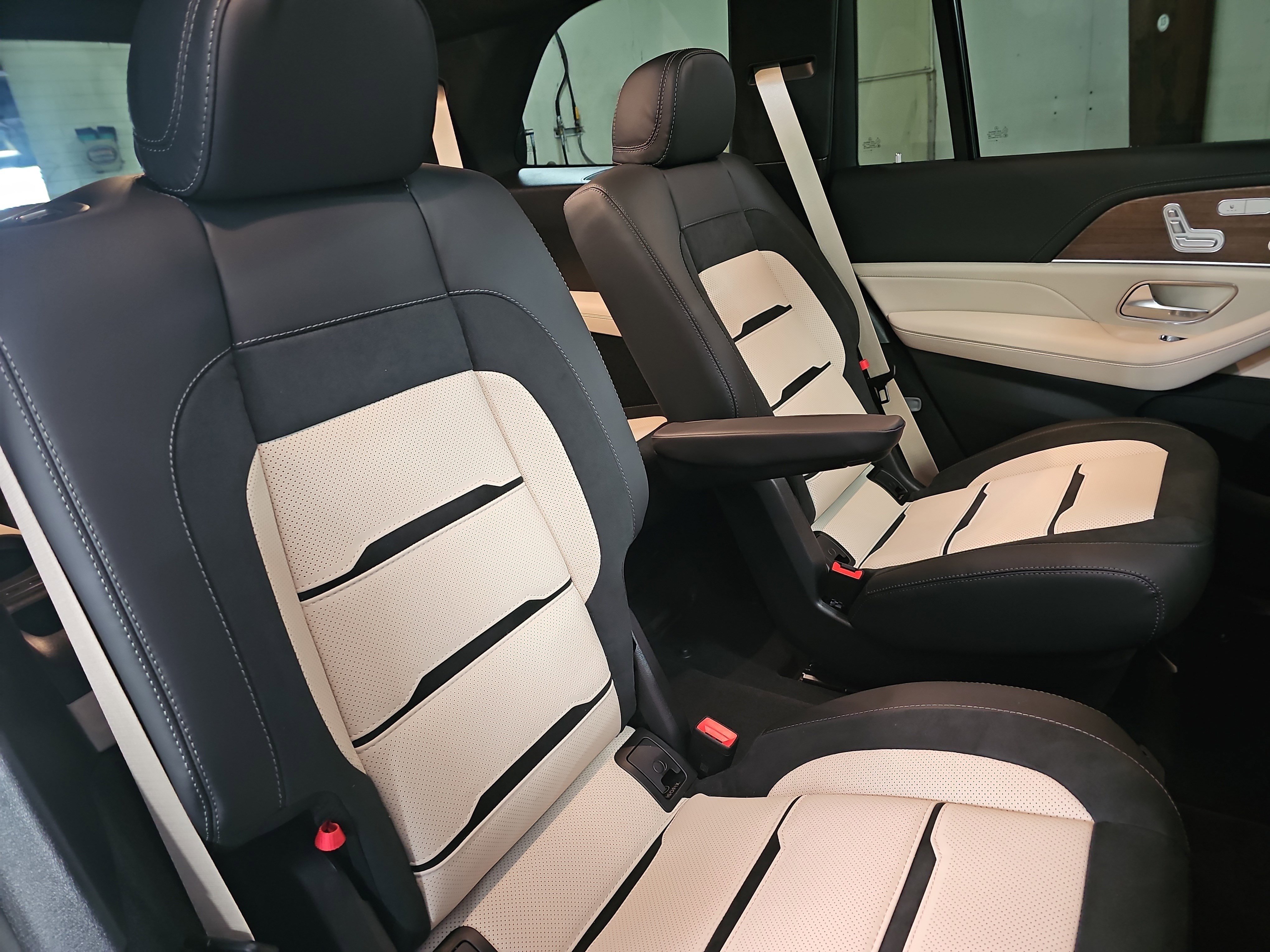 New 2026 Mercedes-Benz GLS 63 AMG 4MATIC image 12
