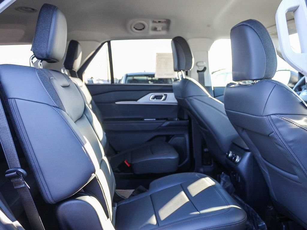 New 2026 Ford Explorer Active w/ Active Comfort Package RWD image 17