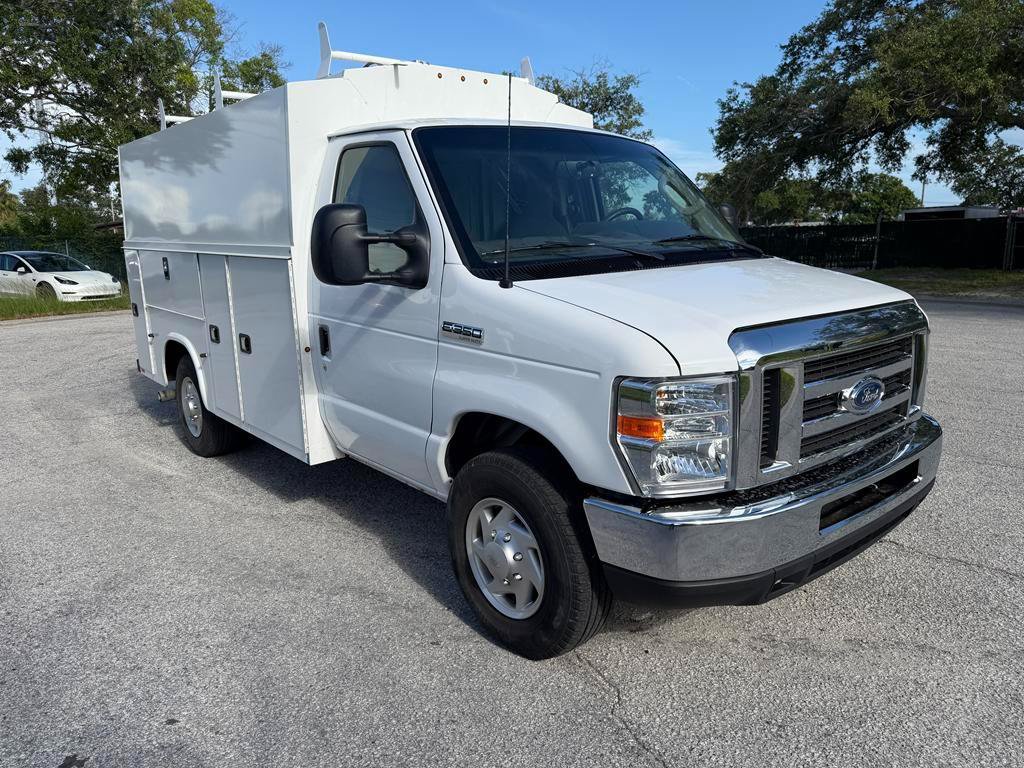 Used 2025 Ford E-350 and Econoline 350 Super Duty w/ Power Equipment Group RWD image 2