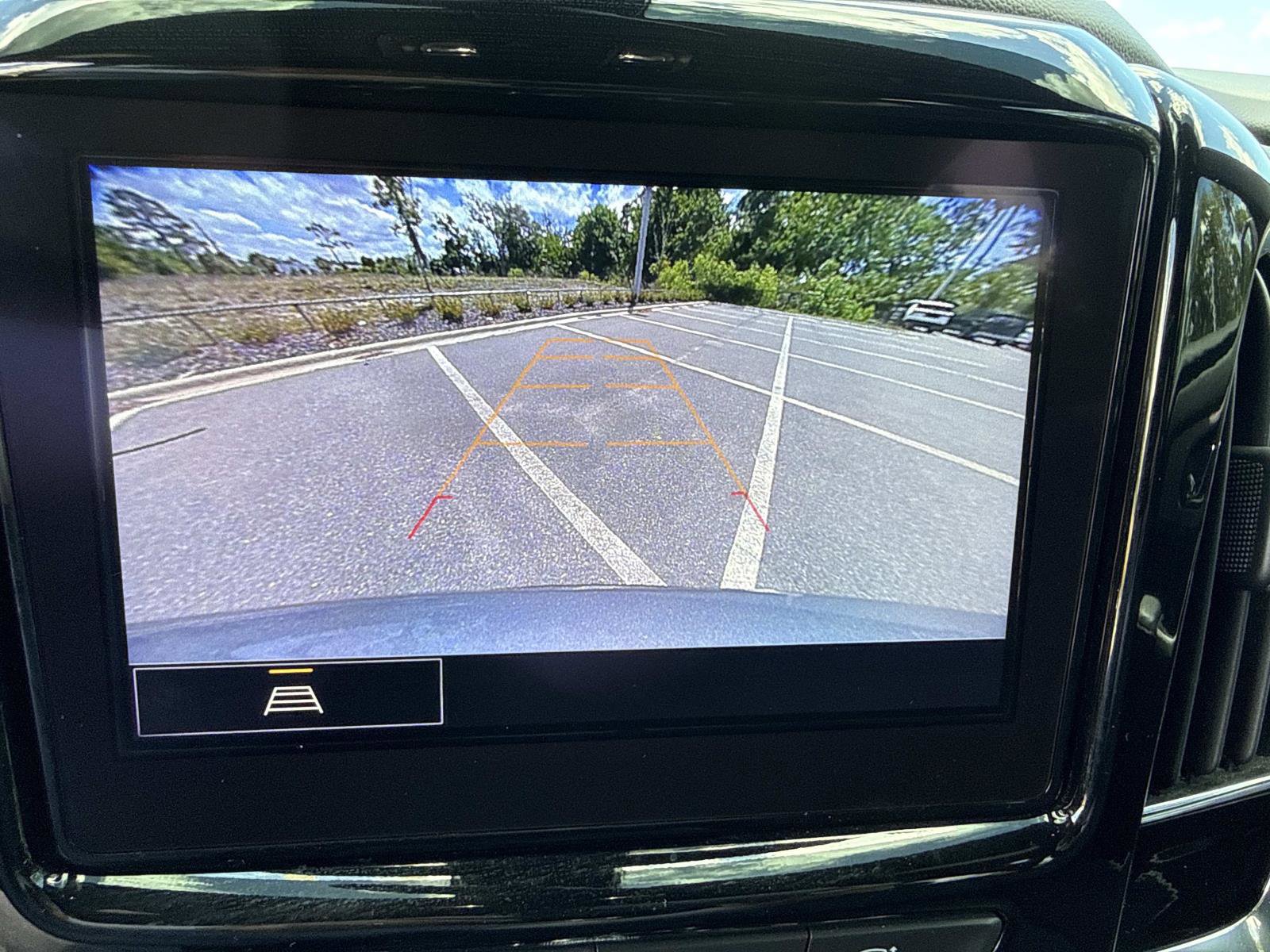 Used 2023 Chevrolet Traverse LT image 25