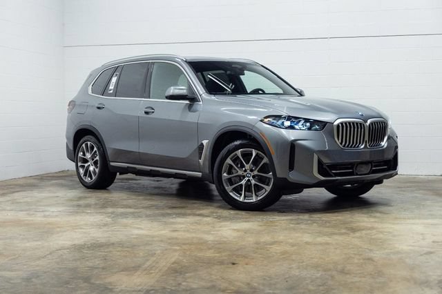 Used 2026 BMW X5 xDrive50e w/ Climate Comfort Package AWD/4WD image 4