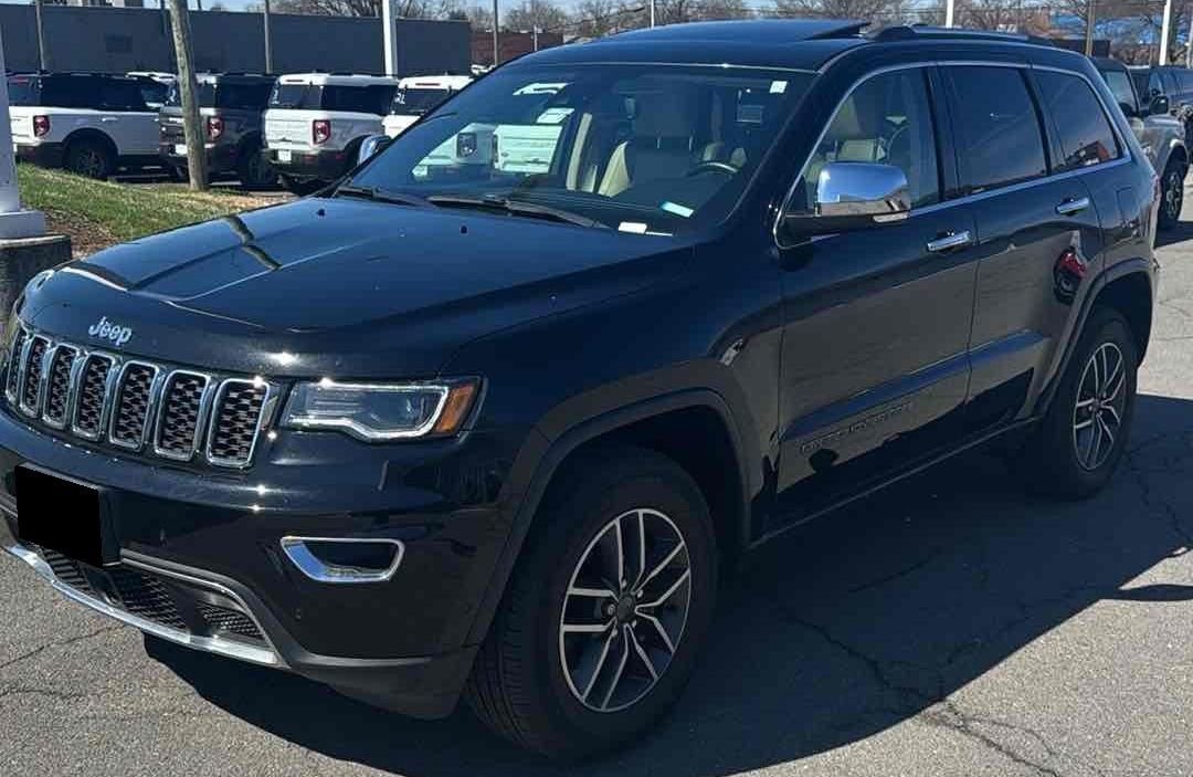Used 2020 Jeep Grand Cherokee Limited w/ Luxury Group II image 3