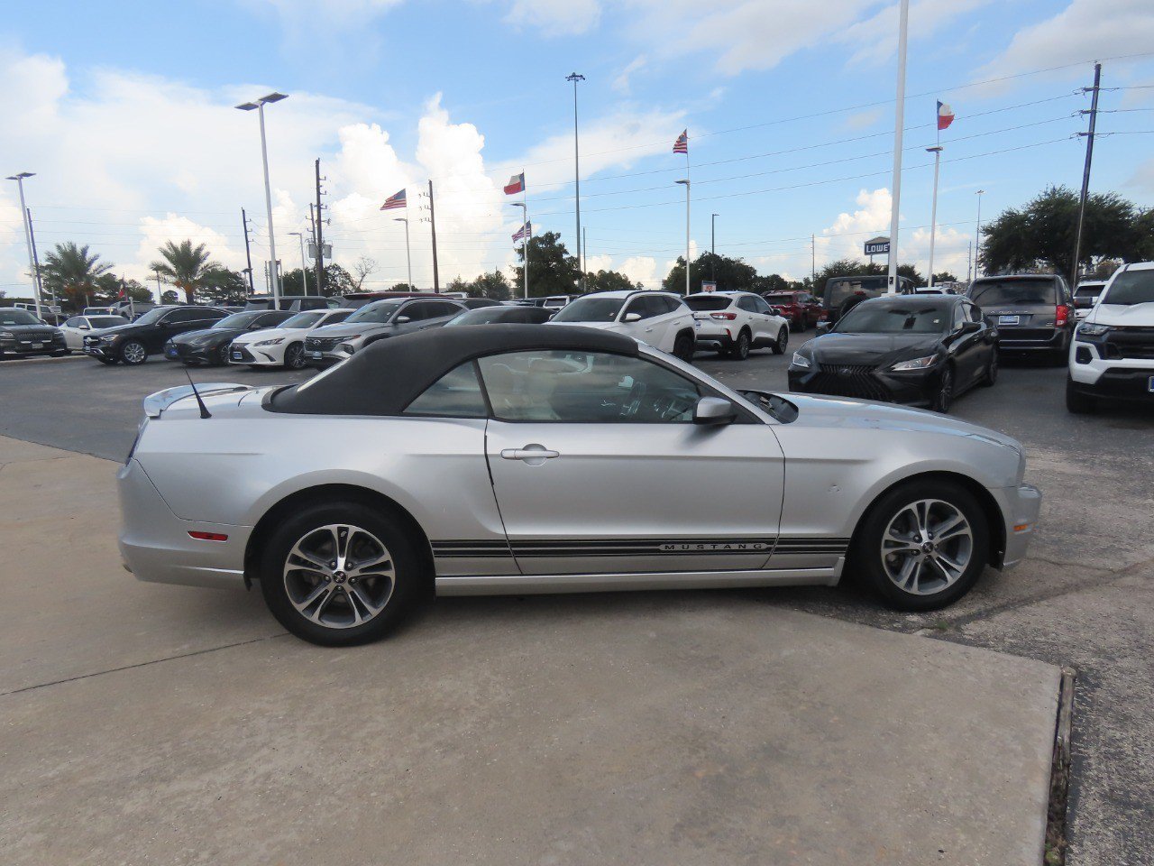 Used 2014 Ford Mustang Premium w/ Comfort Package RWD image 10