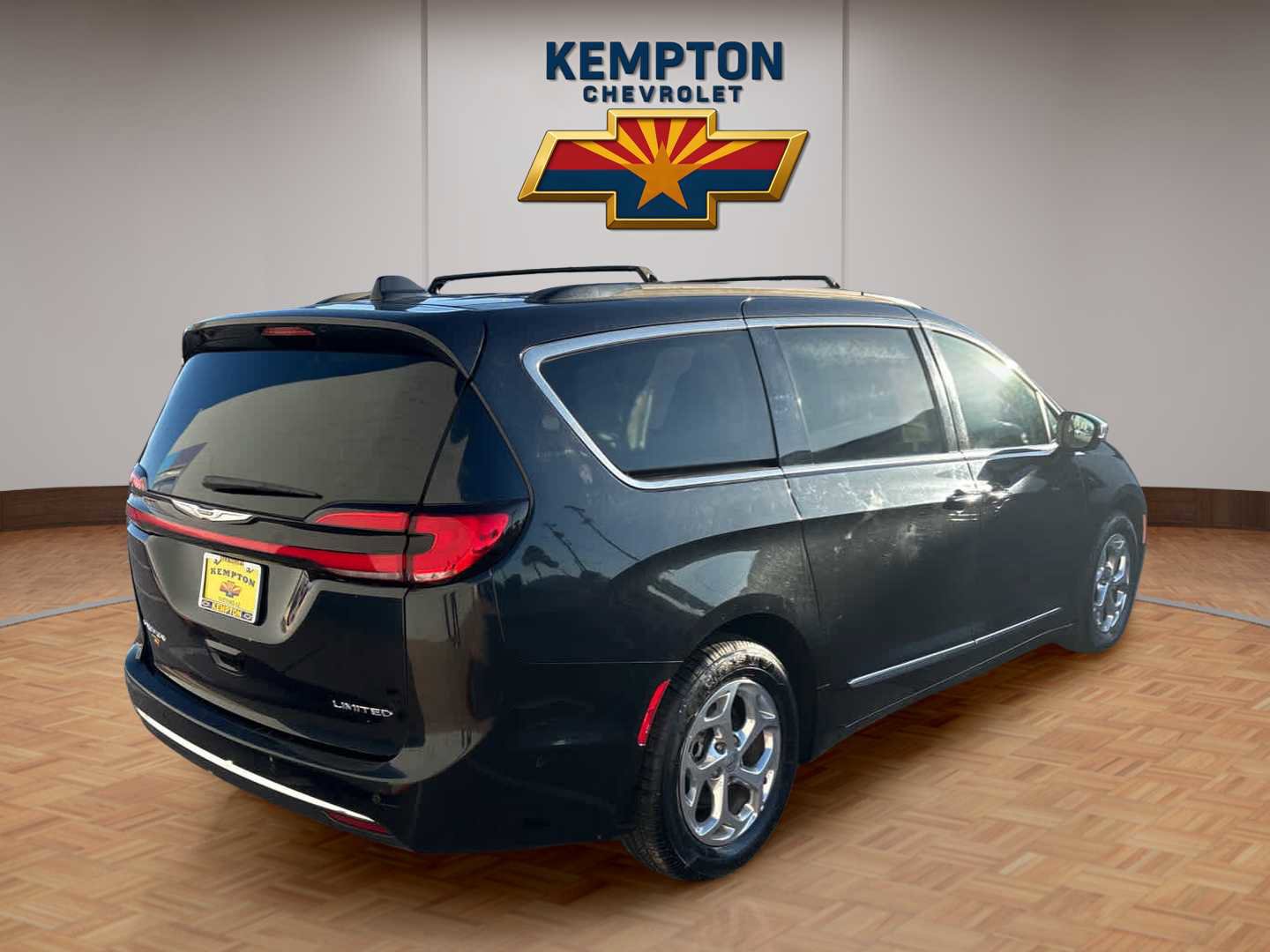 Used 2022 Chrysler Pacifica Limited FWD image 6