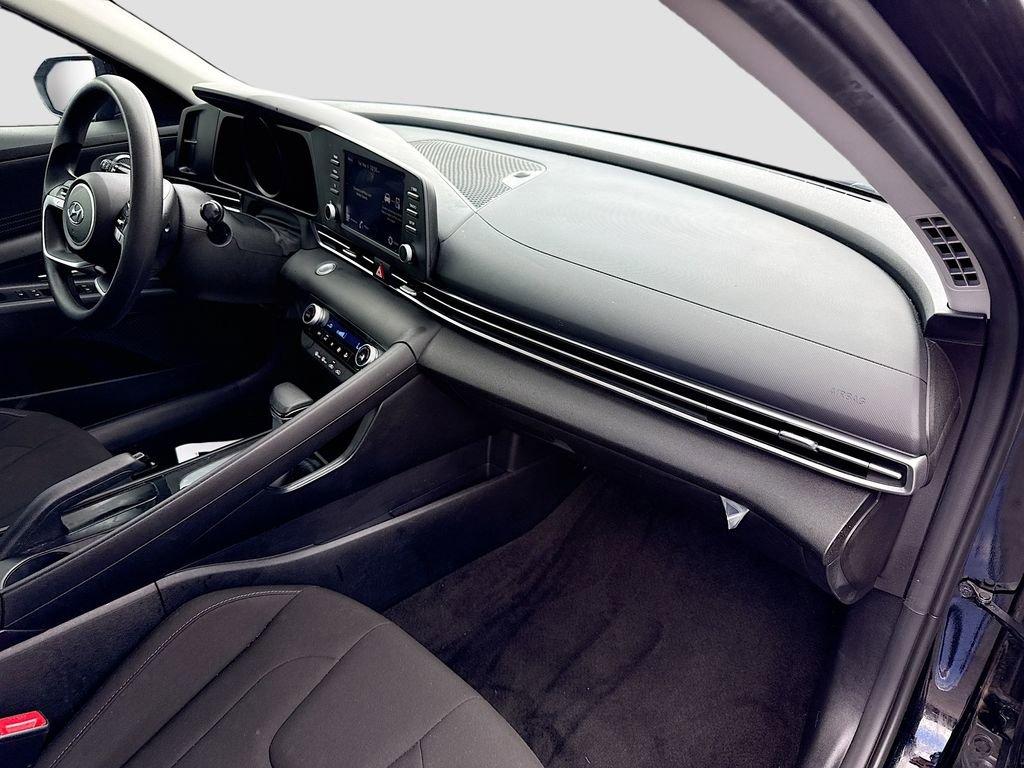 Used 2023 Hyundai Elantra SEL FWD image 31