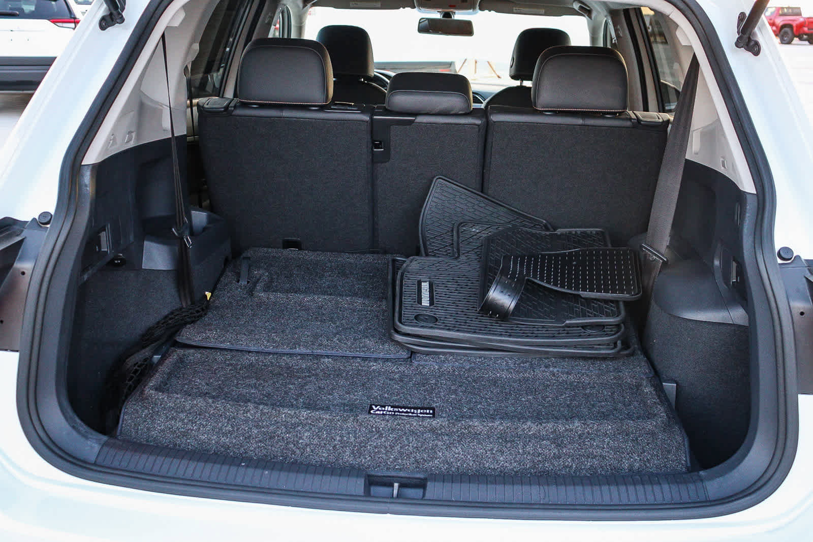 Used 2018 Volkswagen Tiguan SE image 27