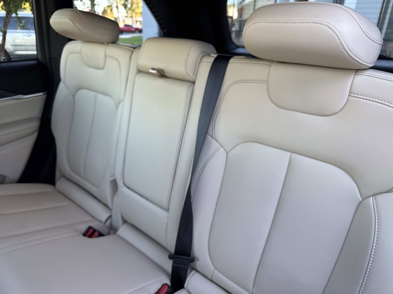 Used 2024 Jeep Grand Cherokee Limited w/ MOPAR Finishing Package image 14