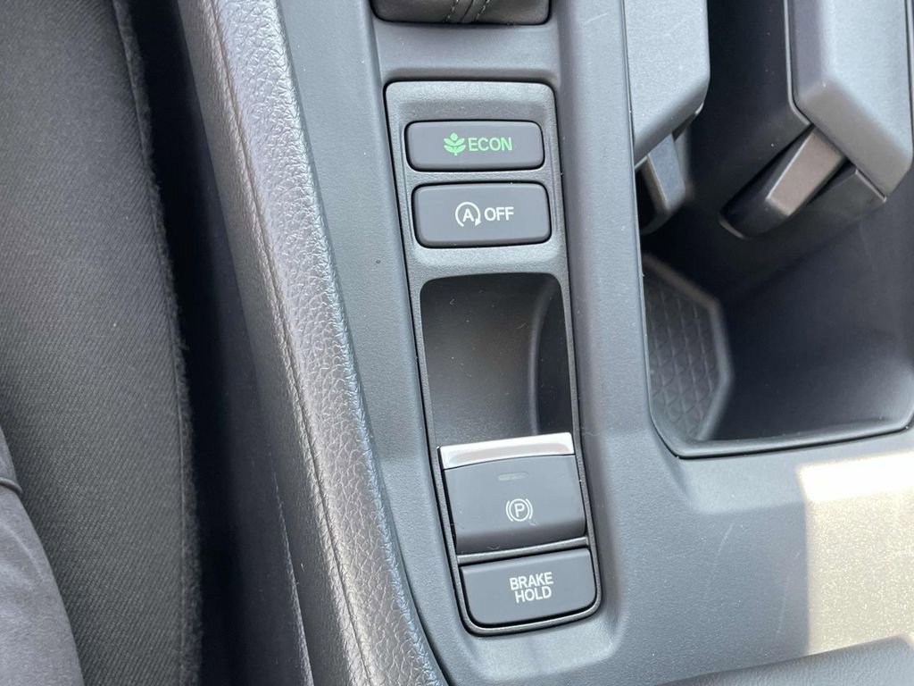 Used 2025 Honda Accord LX image 31