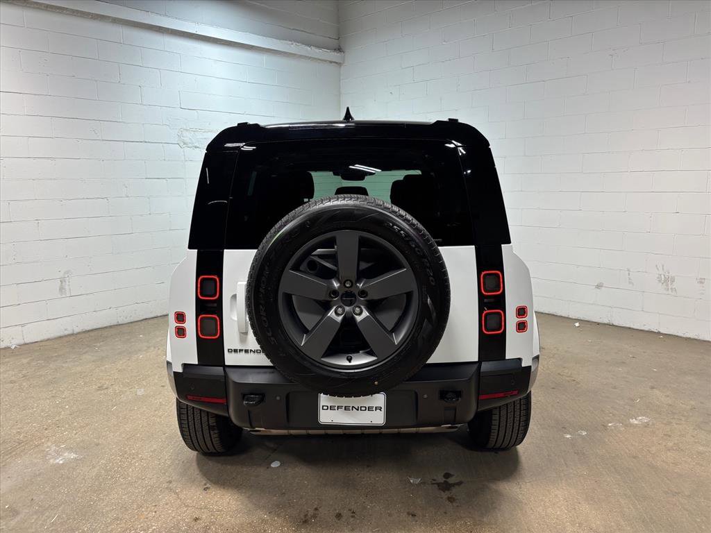 Used 2026 Land Rover Defender 110 X-Dynamic SE image 8