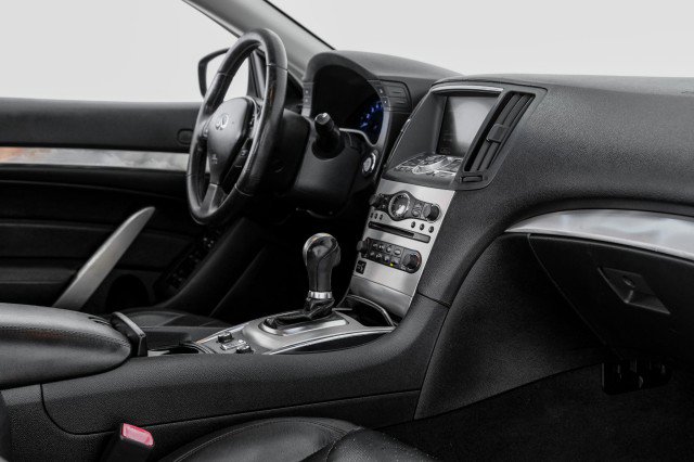 Used 2011 INFINITI G37 Convertible w/ Premium Pkg RWD image 21