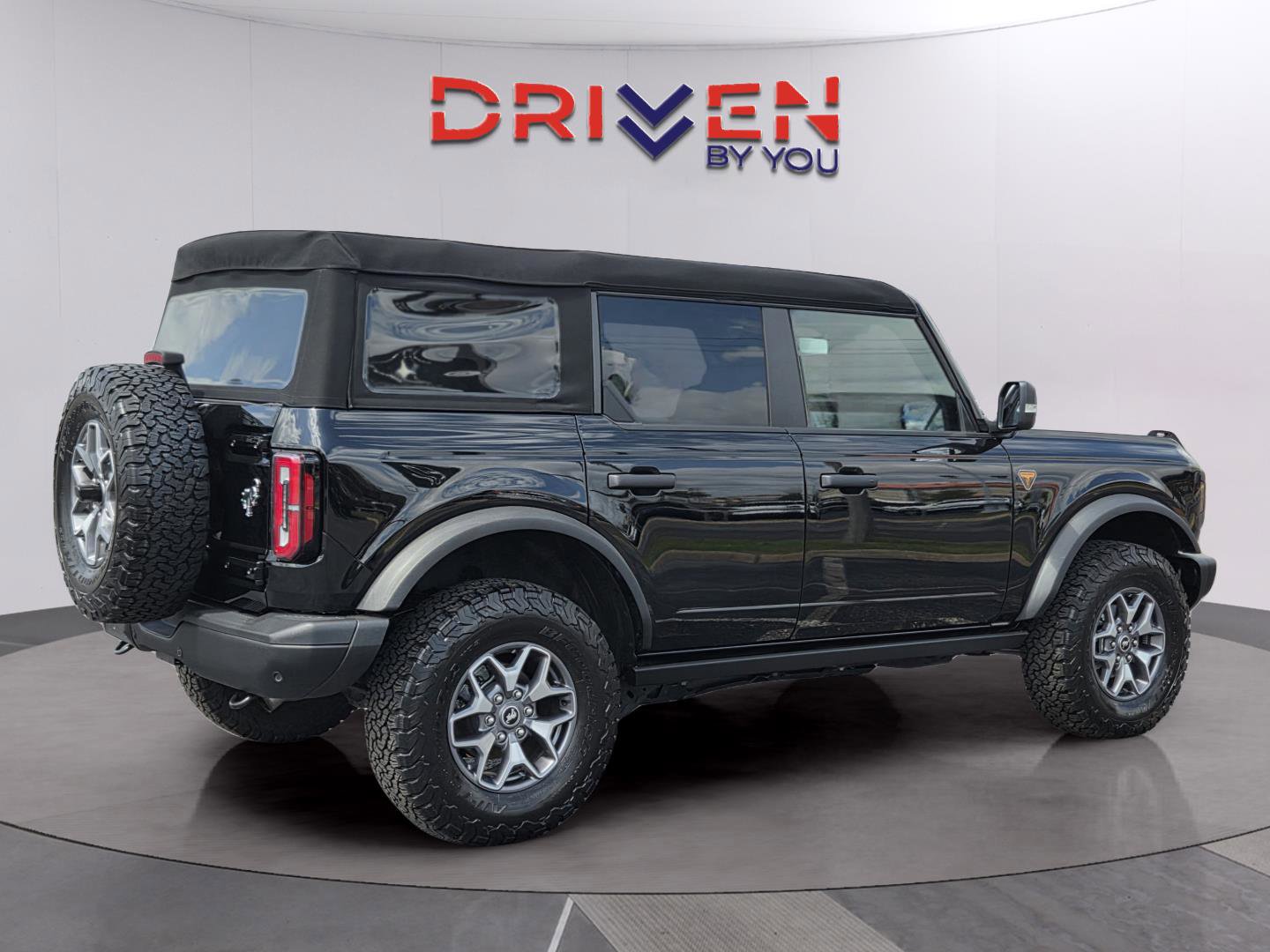 Used 2025 Ford Bronco Badlands AWD/4WD image 5