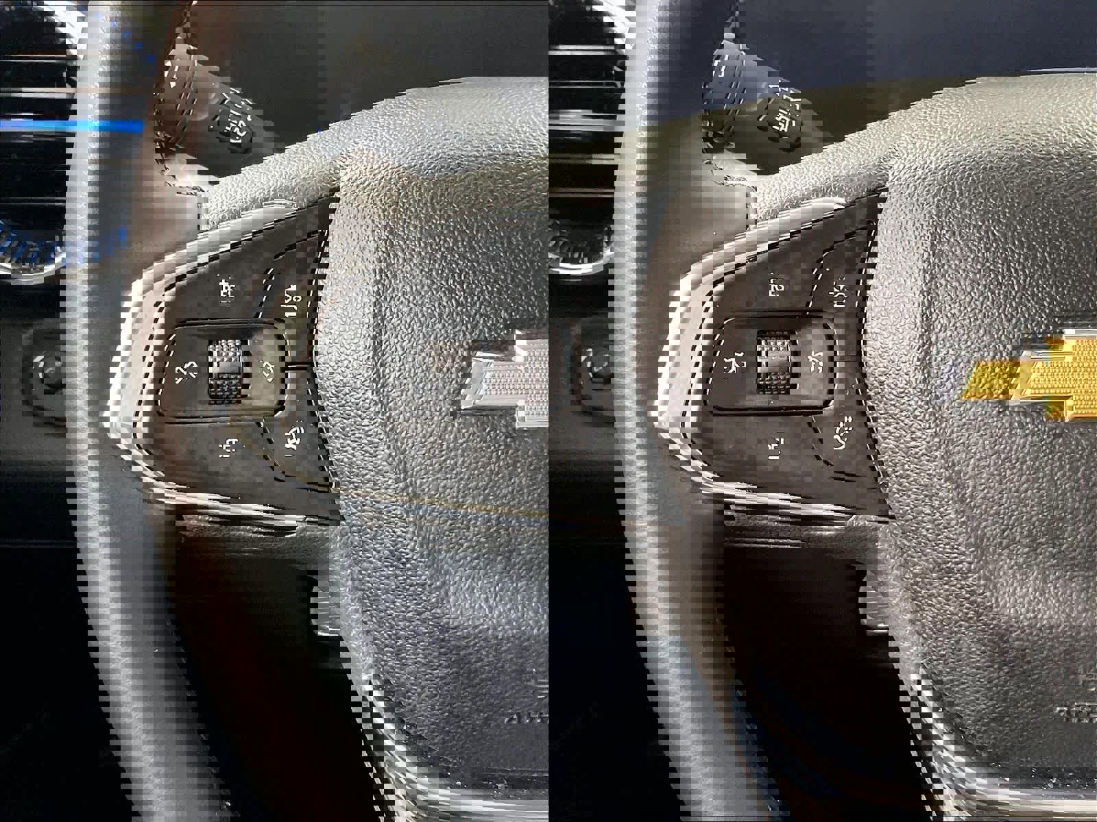 Used 2025 Chevrolet Trax LT w/ LT Convenience Package image 22