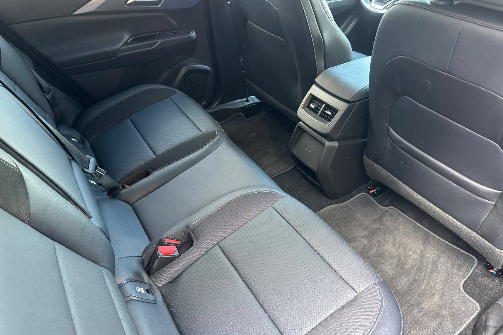 Used 2026 Chevrolet Equinox EV LT FWD image 19