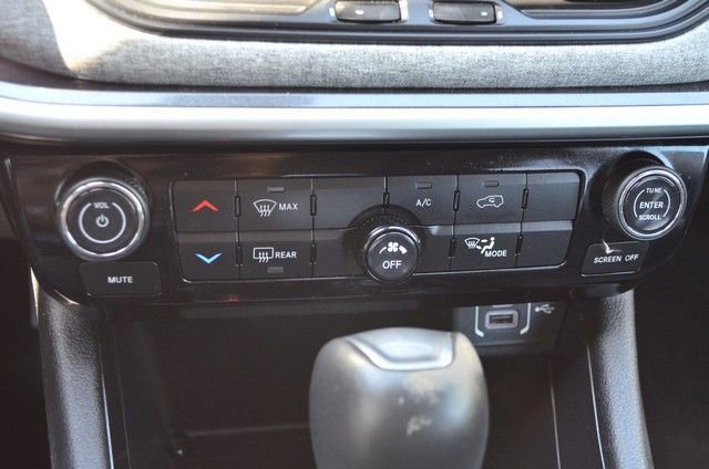 Used 2022 Jeep Compass Latitude w/ Sun and Sound Group AWD/4WD image 30
