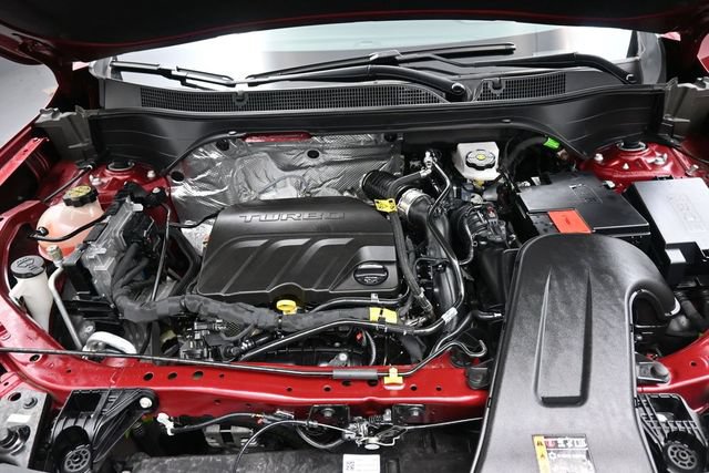 Used 2025 Chevrolet Trax RS FWD image 35