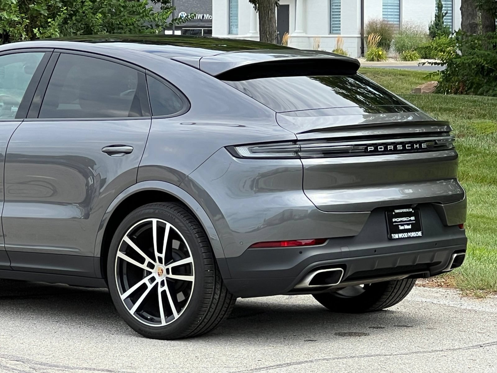 Certified 2024 Porsche Cayenne Coupe AWD/4WD image 10