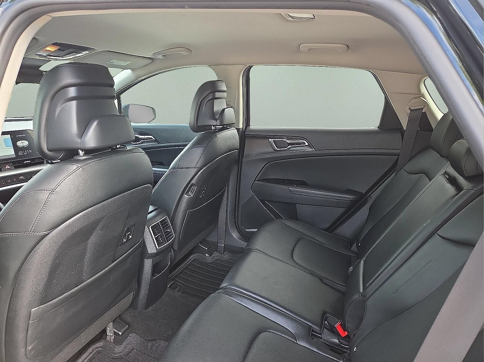 Used 2024 Kia Sportage EX AWD/4WD image 10