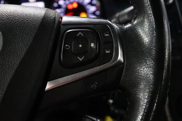 Used 2015 Toyota Camry SE FWD image 13