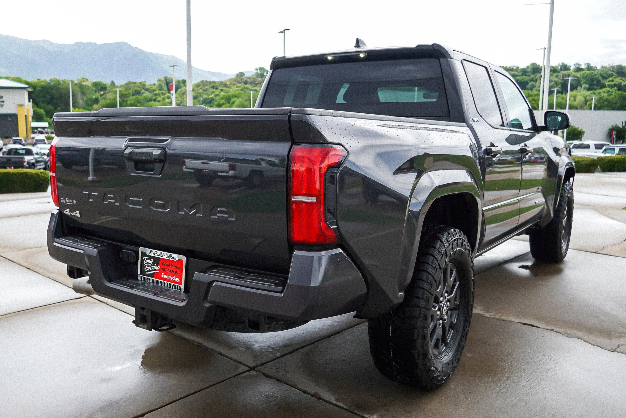 Certified 2025 Toyota Tacoma SR5 AWD/4WD image 8