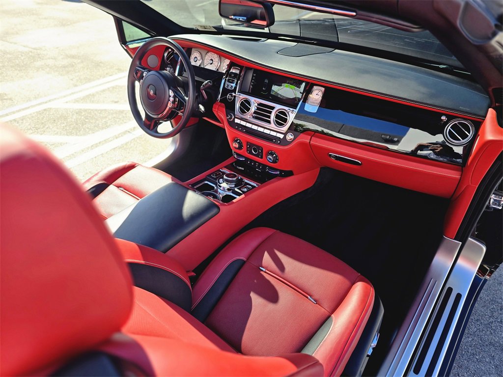 Used 2020 Rolls-Royce Dawn image 16
