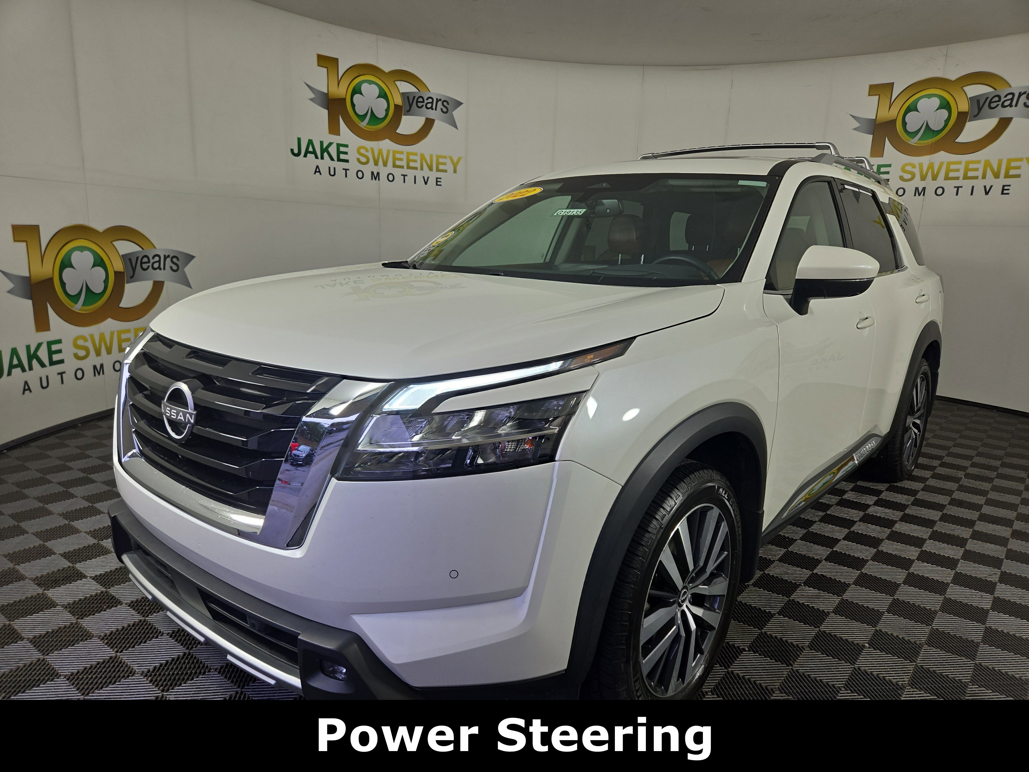 Used 2022 Nissan Pathfinder Platinum w/ Cargo Package image 3