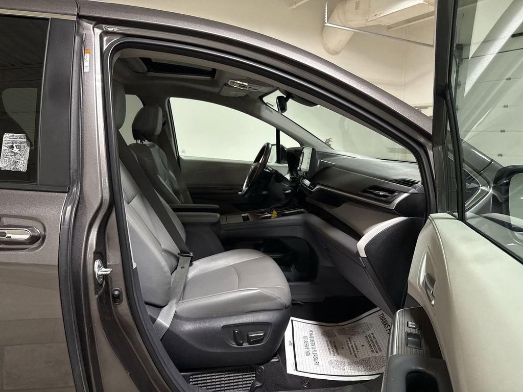 Used 2024 Toyota Sienna XLE image 22