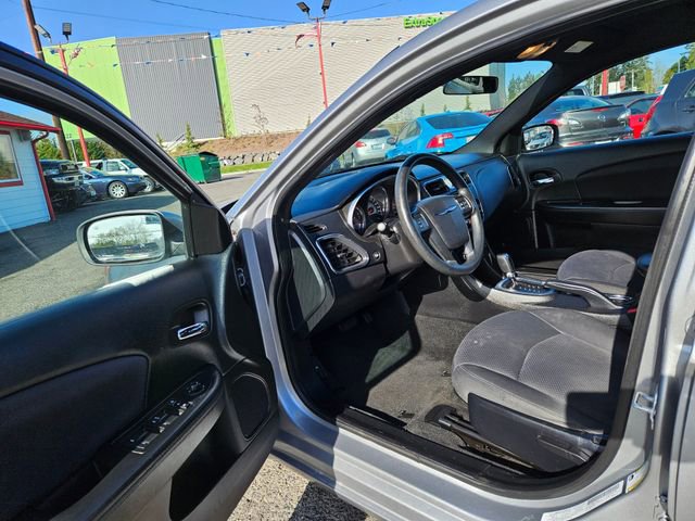 Used 2014 Chrysler 200 LX image 10