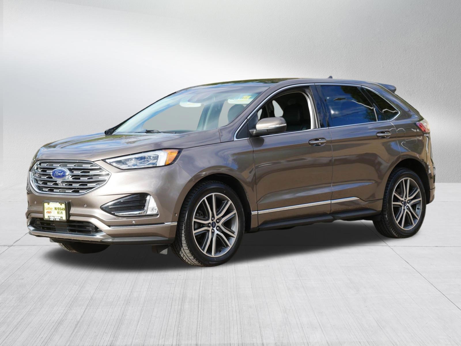 Used 2019 Ford Edge Titanium w/ Equipment Group 301A AWD/4WD image 3