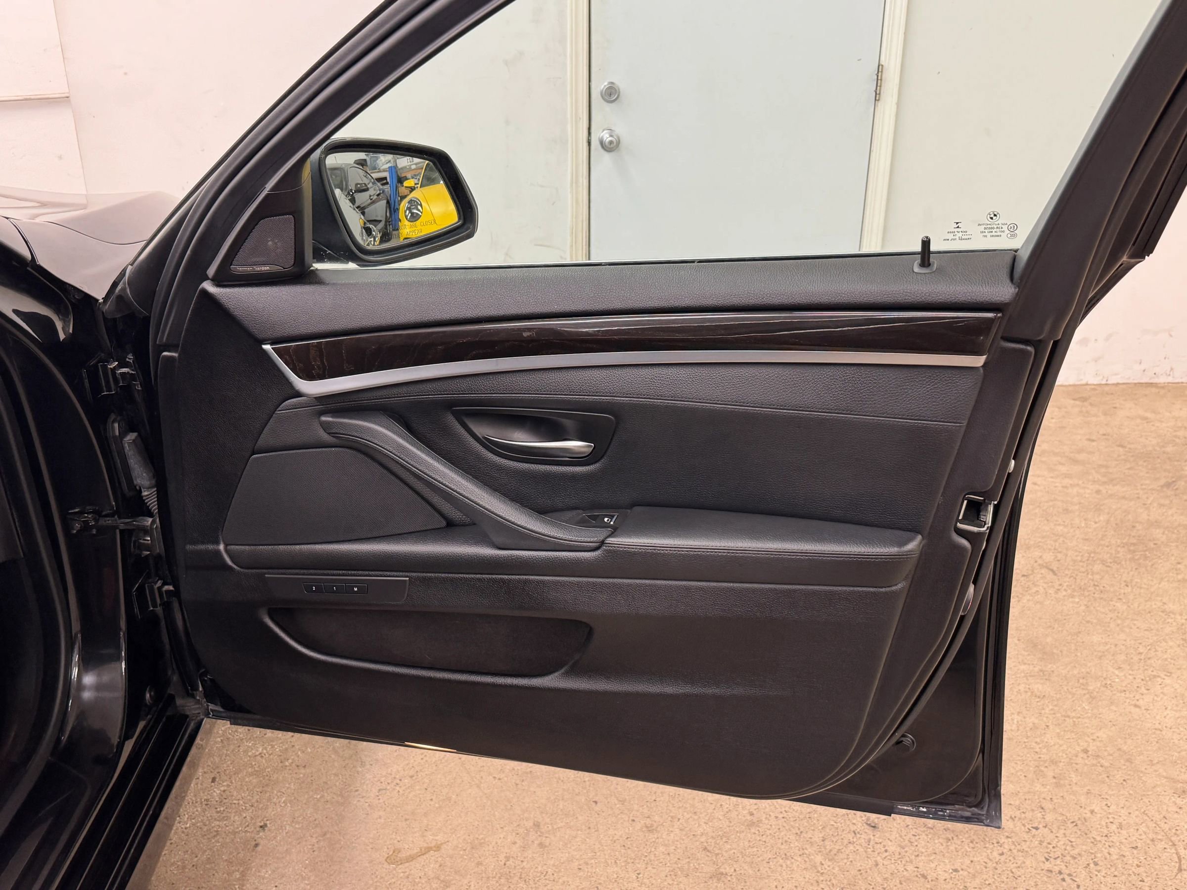 Used 2014 BMW 550i 550i Sedan 4D RWD image 16