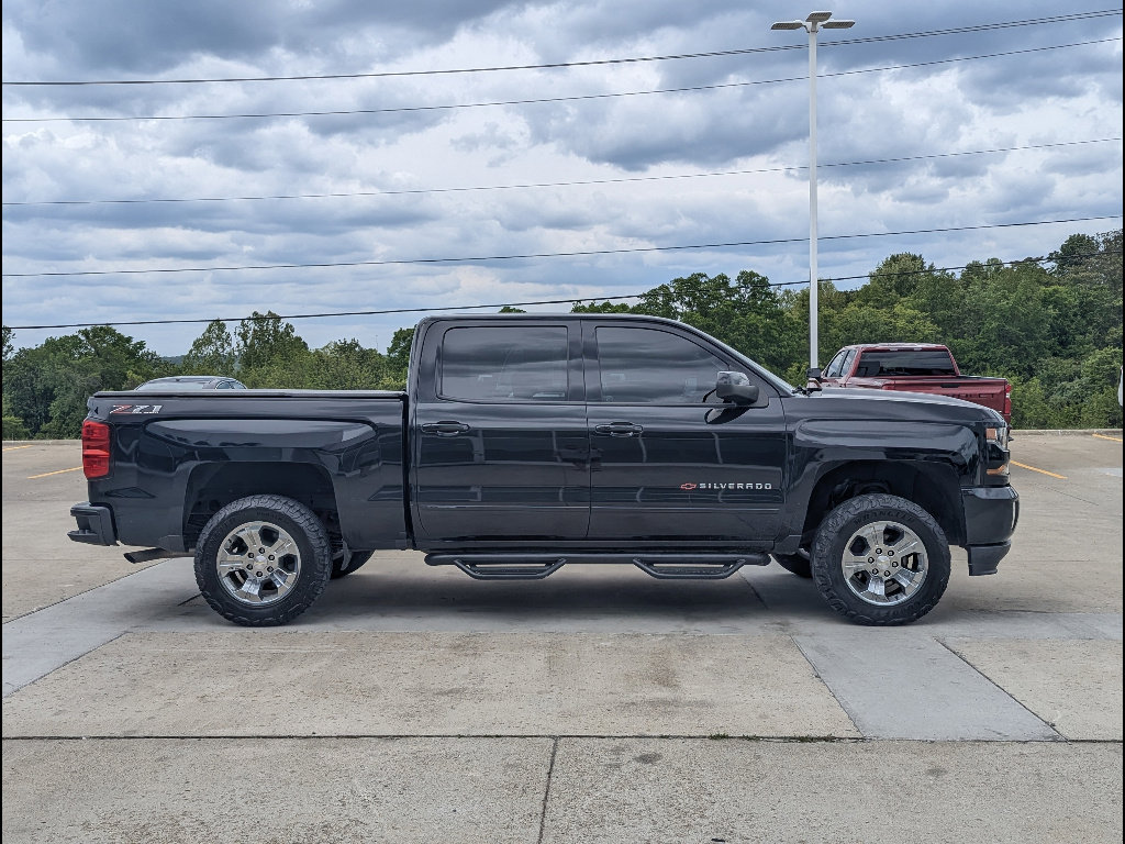 Used 2018 Chevrolet Silverado 1500 LT w/ All Star Edition AWD/4WD image 6