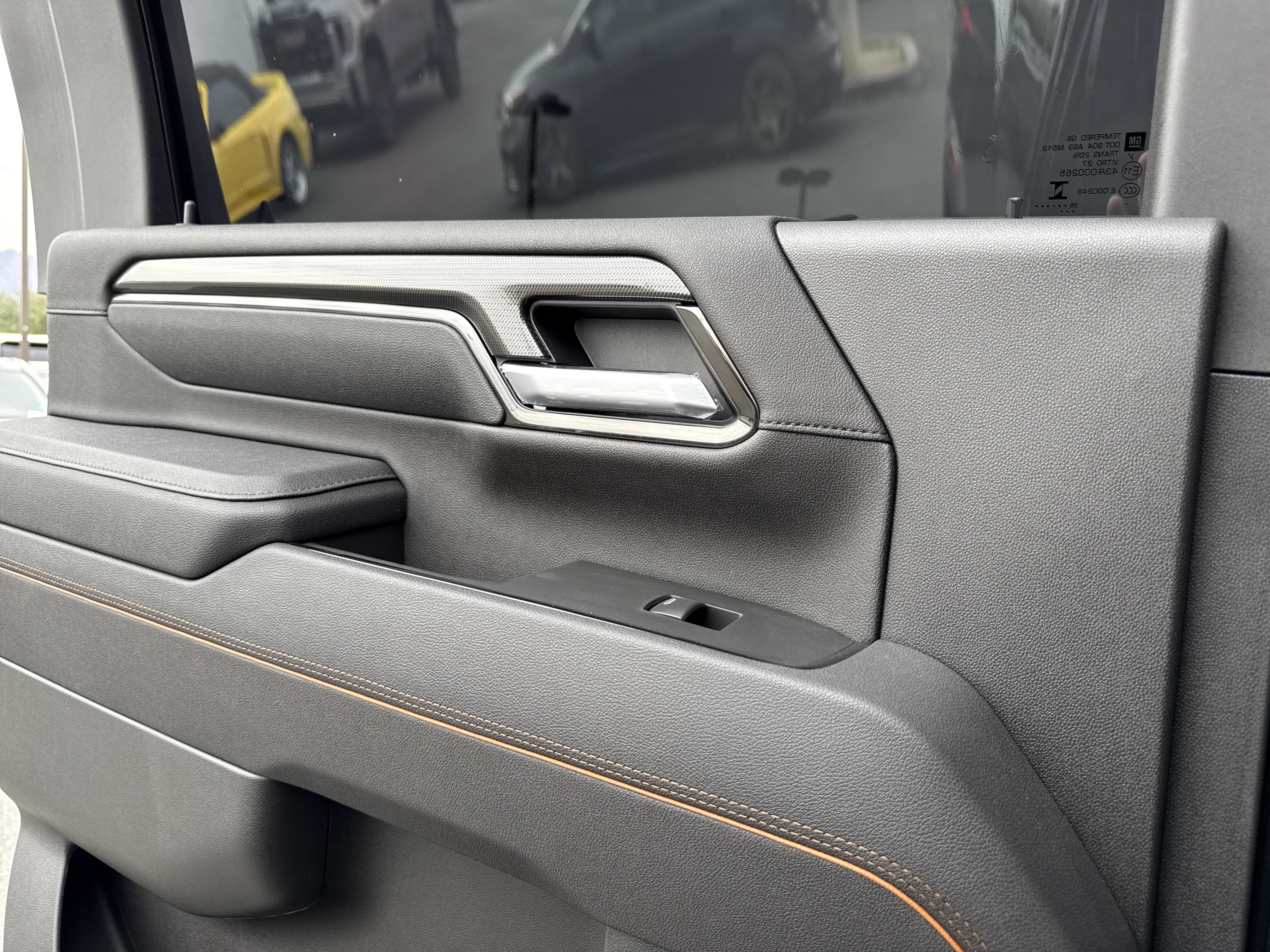 Used 2025 GMC Sierra 2500 AT4 w/ AT4 Premium Plus Package image 25