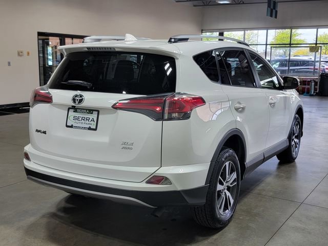Used 2017 Toyota RAV4 XLE AWD/4WD image 5