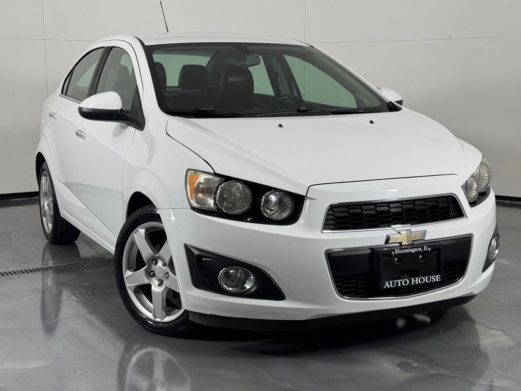 Used 2015 Chevrolet Sonic LTZ FWD image 2