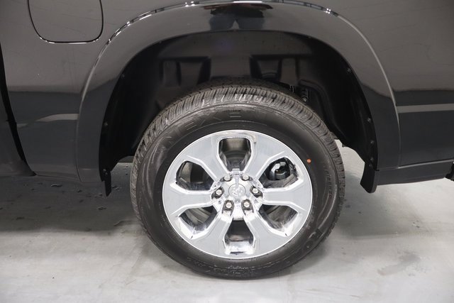New 2026 RAM 1500 4x4 Crew Cab image 23
