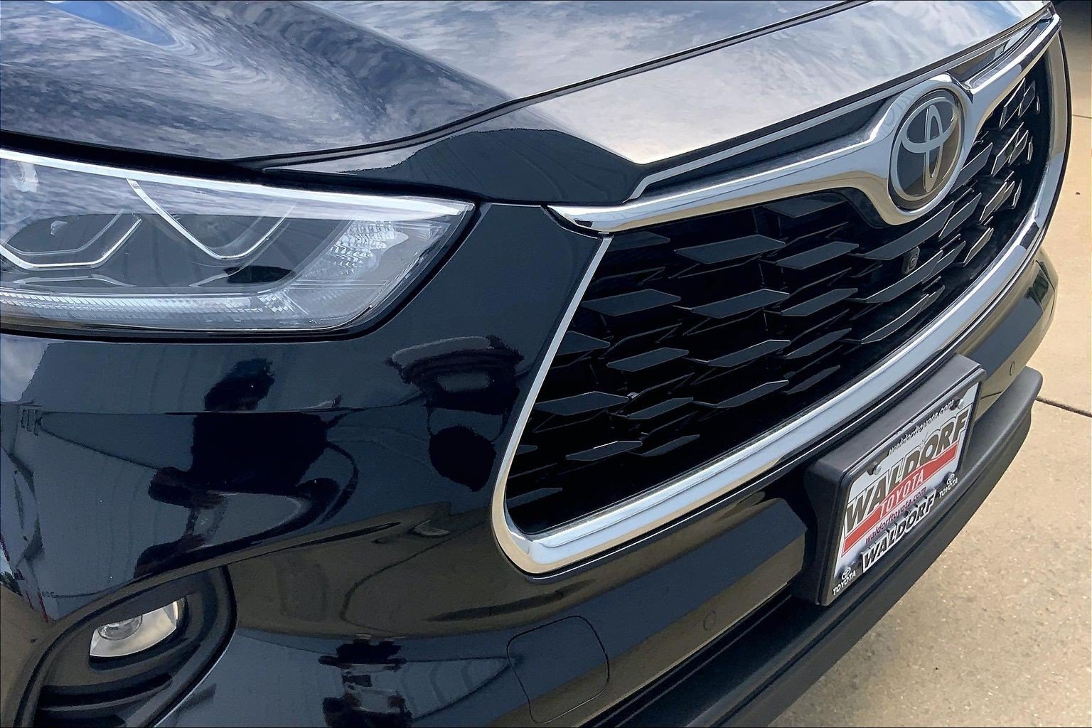 Used 2026 Toyota Highlander Limited AWD/4WD image 36