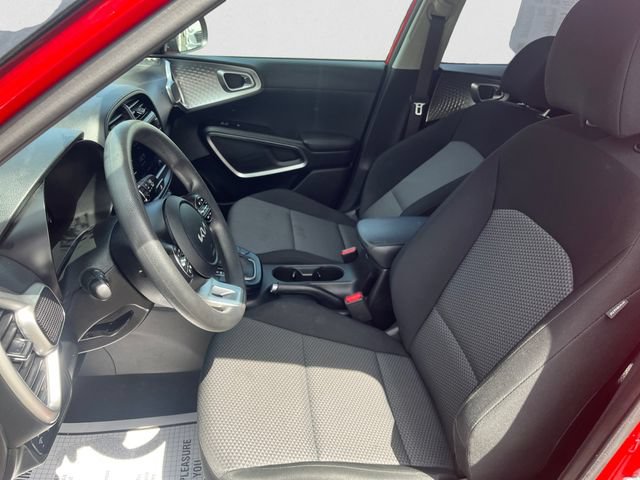 Used 2023 Kia Soul LX w/ LX Technology Package FWD image 9