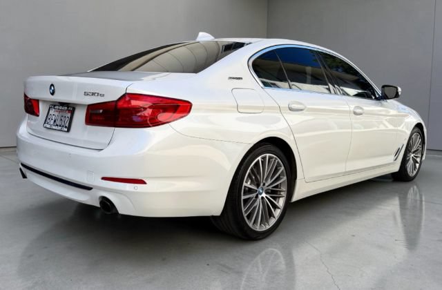 Used 2019 BMW 530e w/ Convenience Package RWD image 6
