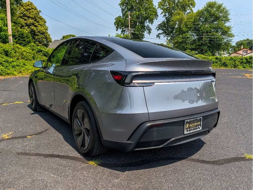 Used 2026 Tesla Model Y Long Range AWD/4WD image 8