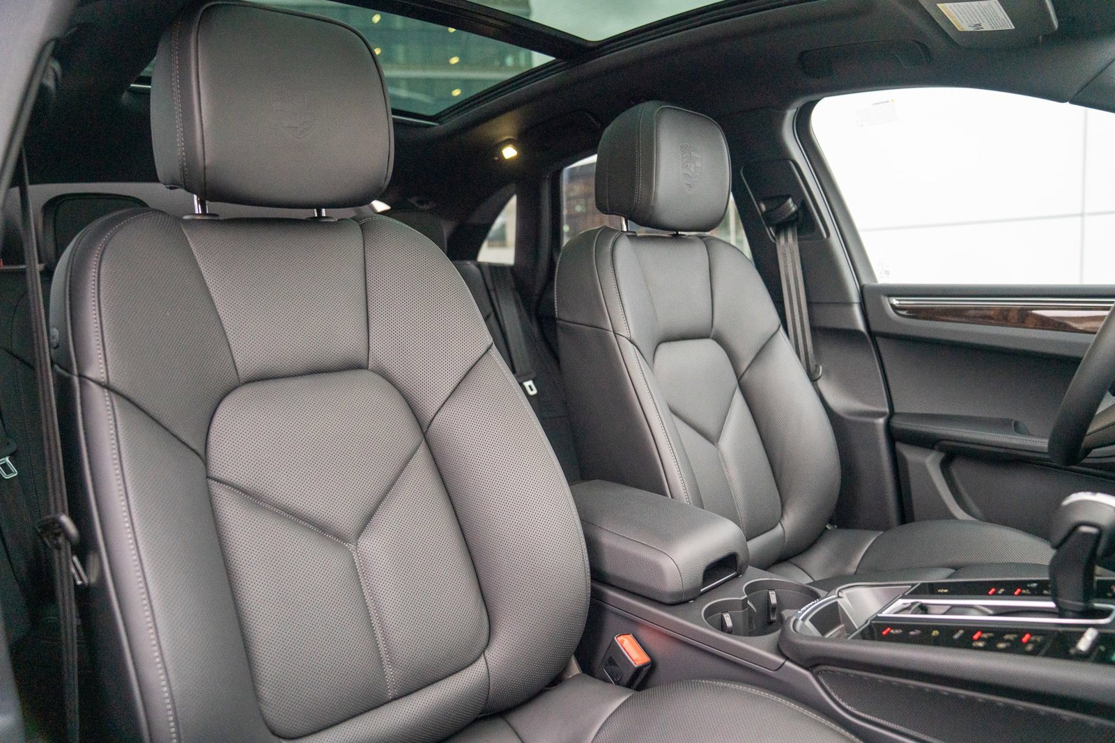 New 2026 Porsche Macan image 27